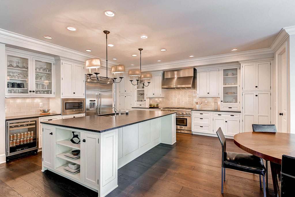 Woodharbor kitchen design with Madison cabinet doors