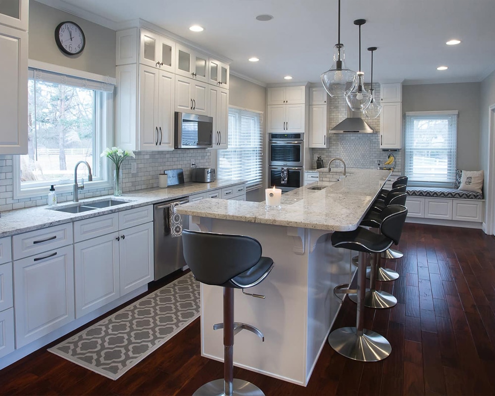 Forevermark Kitchen design with white cabinets