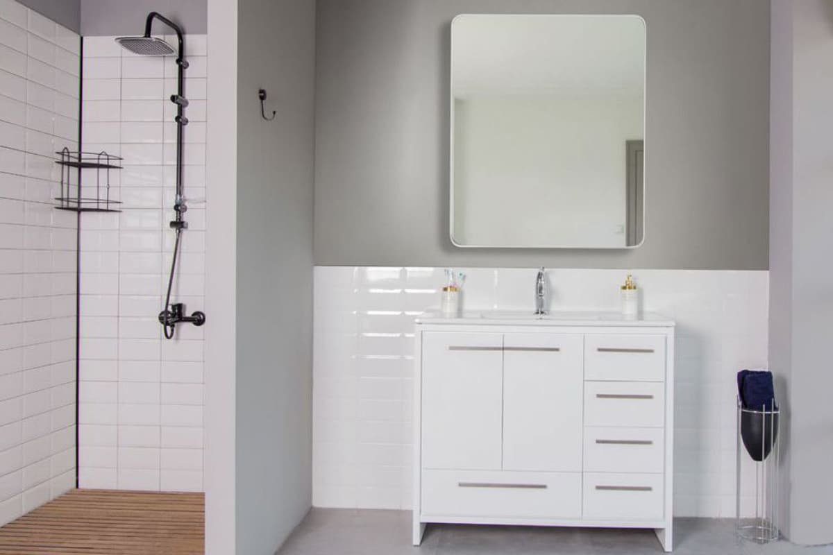 101-arte-39-white-bathroom-cabinet-1