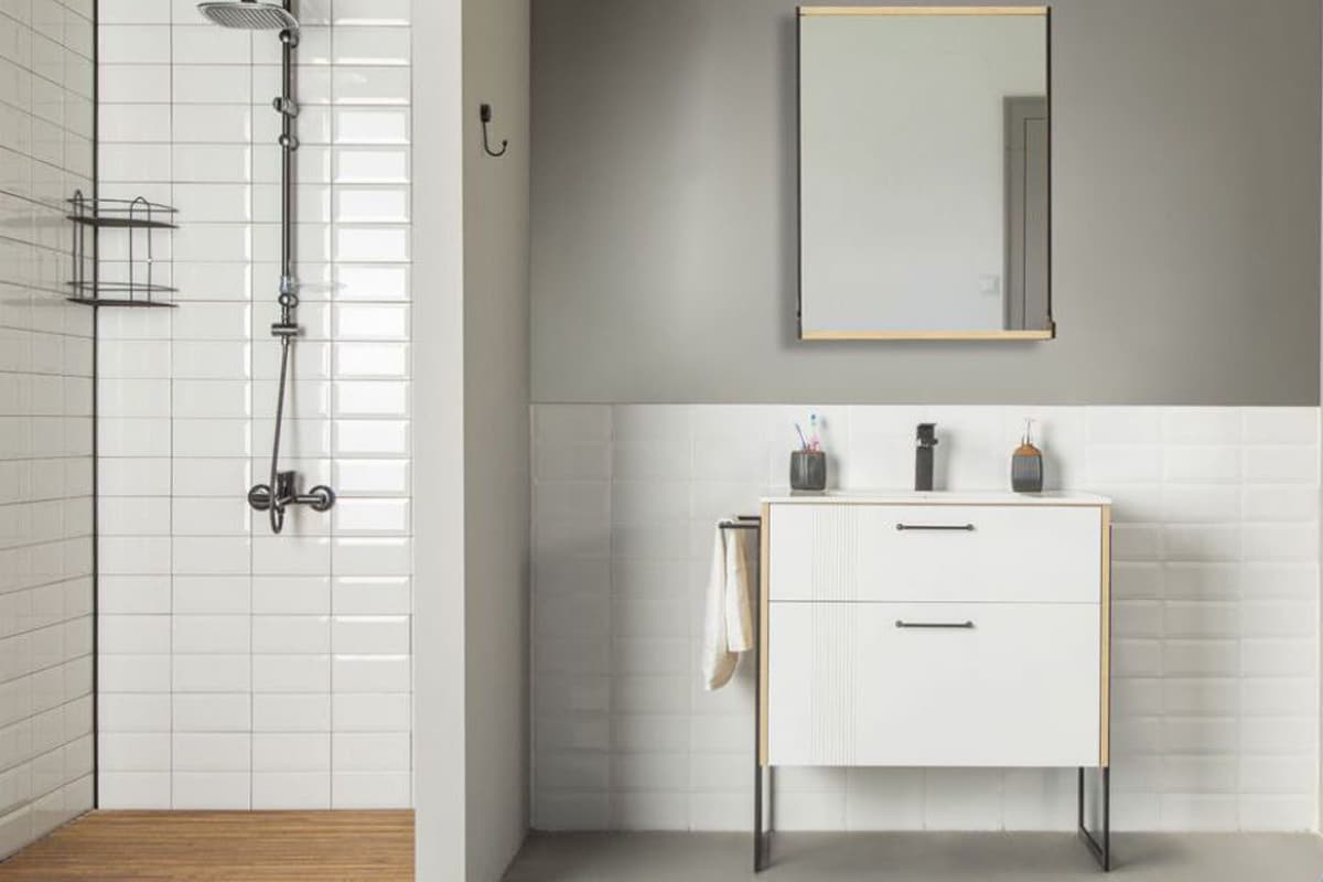 106-linea-28-white-bathroom-cabinet-1