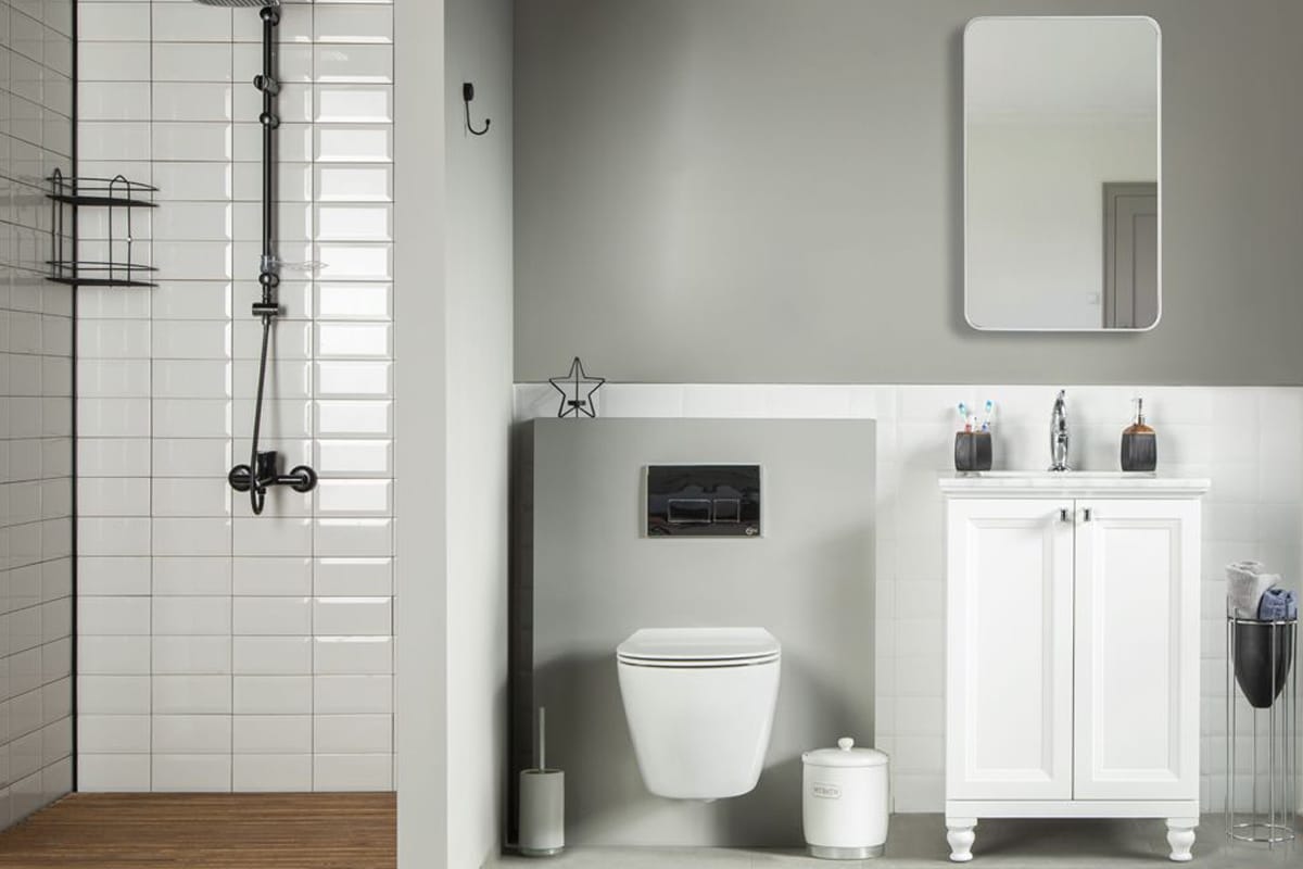 43-isabel-24-white-chrome-handle-bathroom-cabinet-1