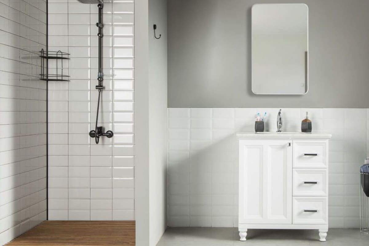 44-isabel-30-white-chrome-handle-bathroom-cabinet-1