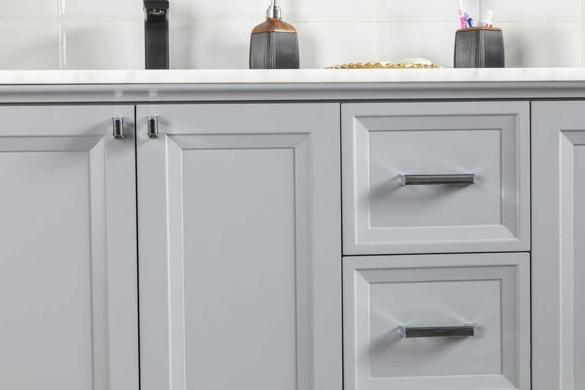 60-isabel-60-gray-chrome-handle-bathroom-cabinet-3
