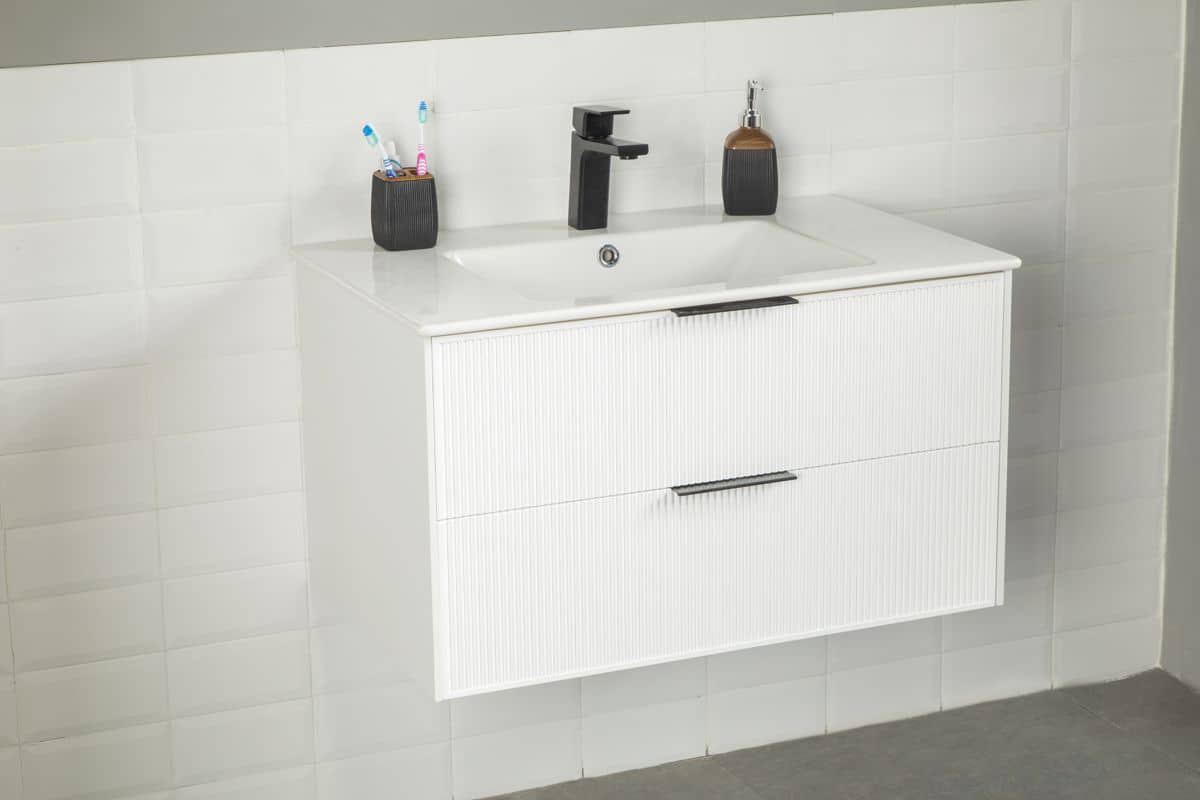 95-sorrento-24-white-bathroom-cabinet-2