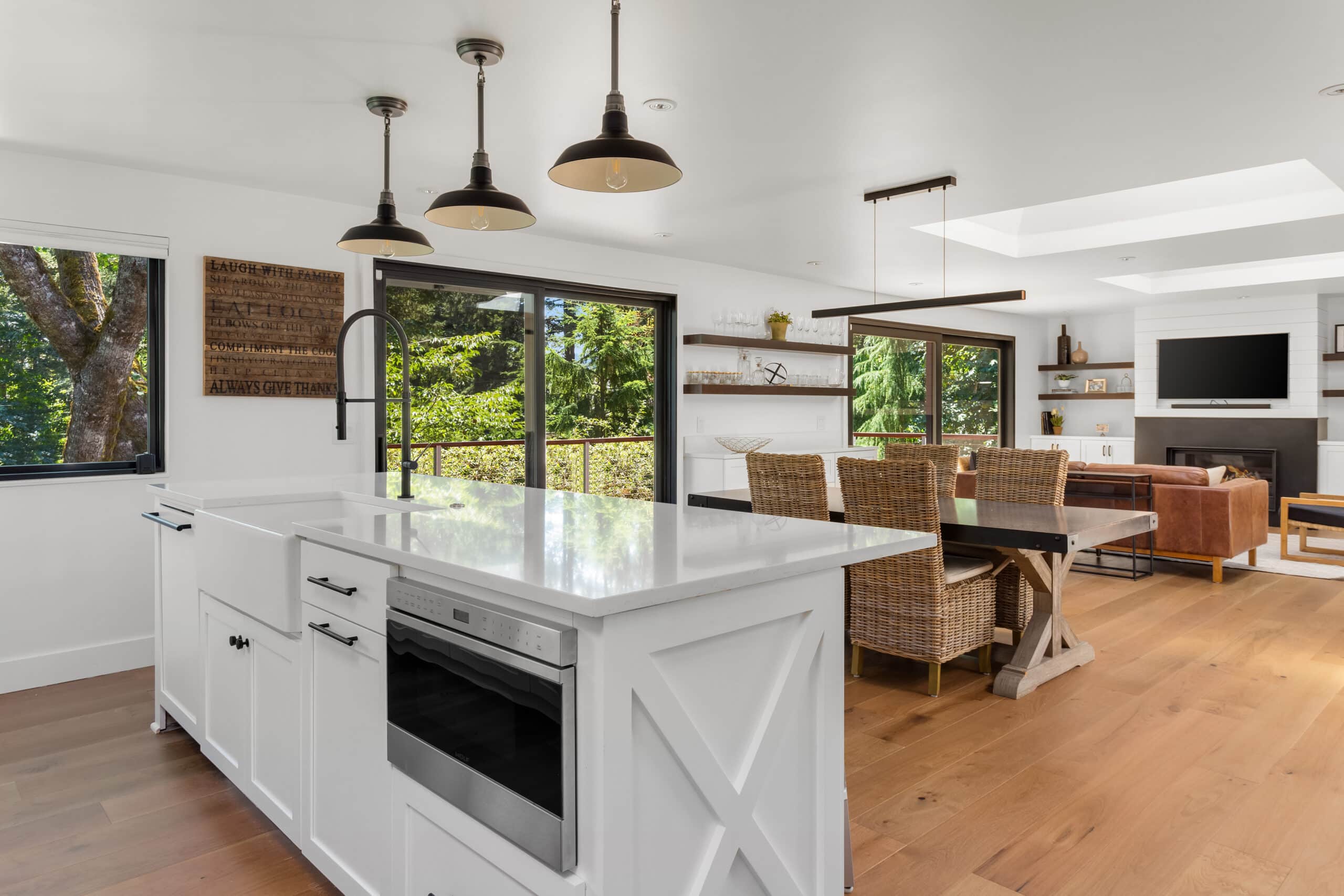 Luxury farmhouse kitchen design
