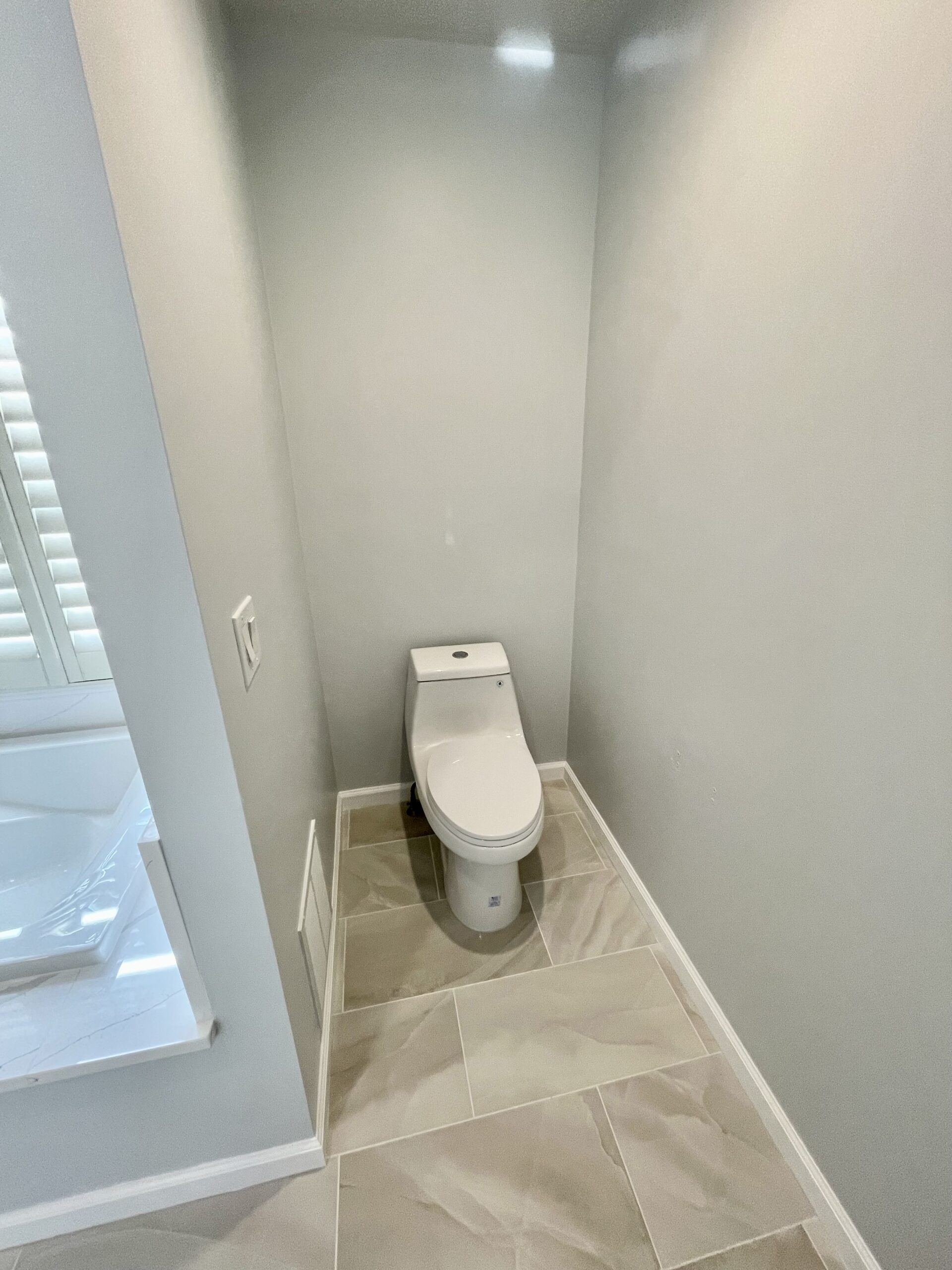 bathroom design showing toilet bowl