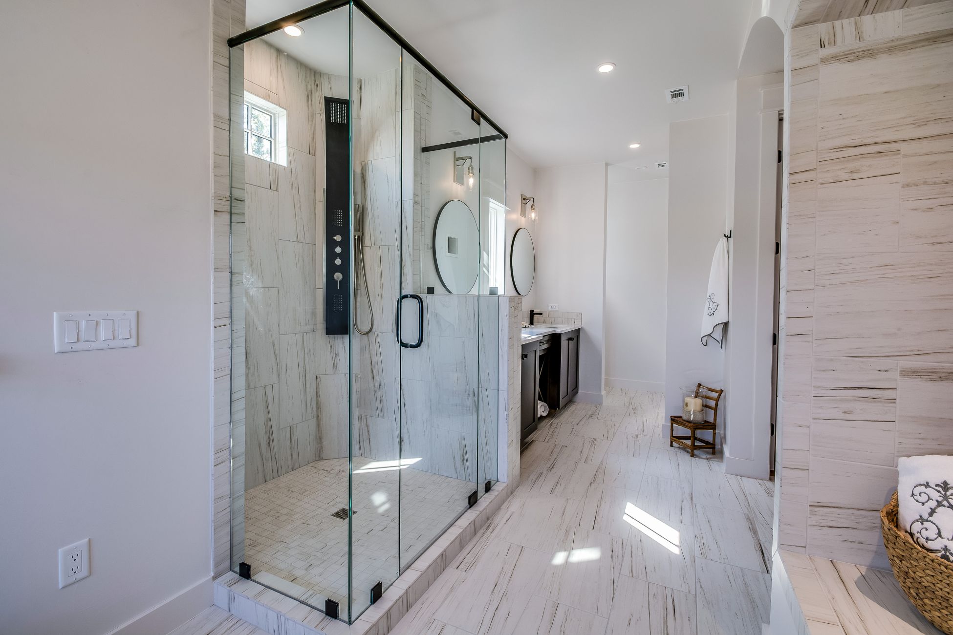 White elegant bathroom with Body Shower