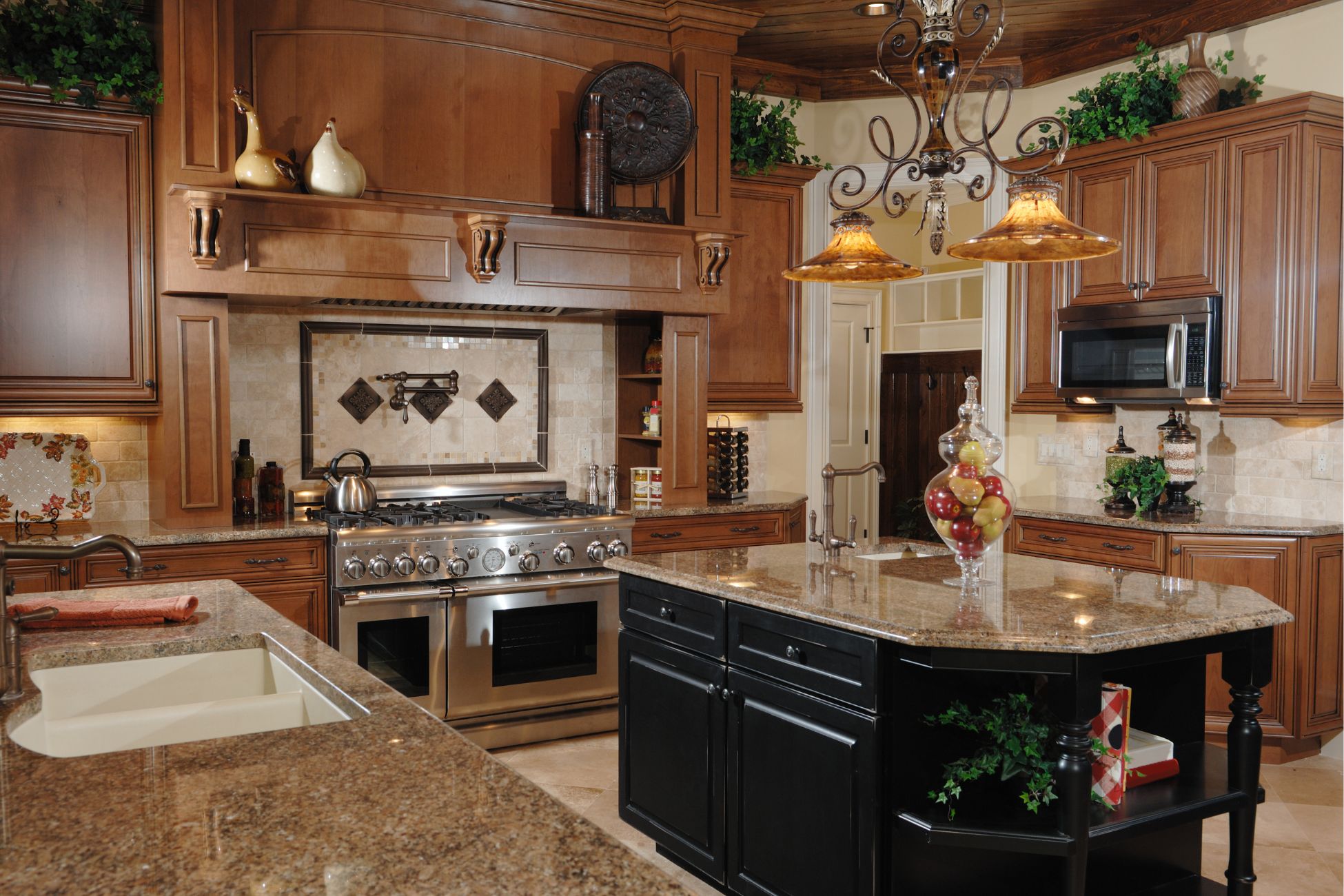 Traditional kitchen with laminated countertop
