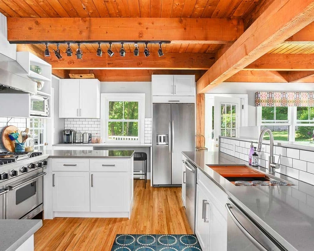 Tribeca White kitchen cabinet with grey countertop