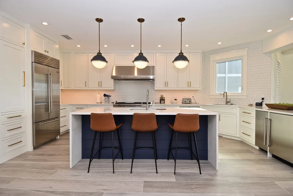 Woodharbor kitchen design with Chelsea cabinet doors