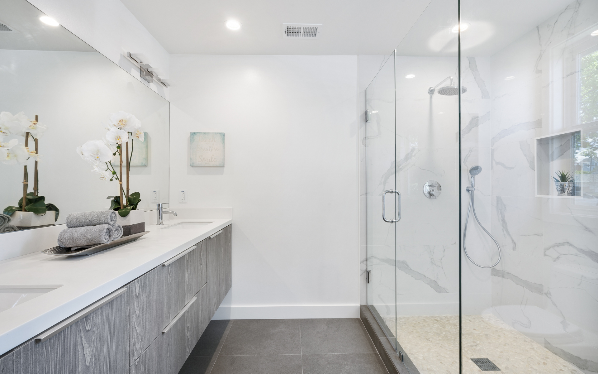 Elegant white bathroom