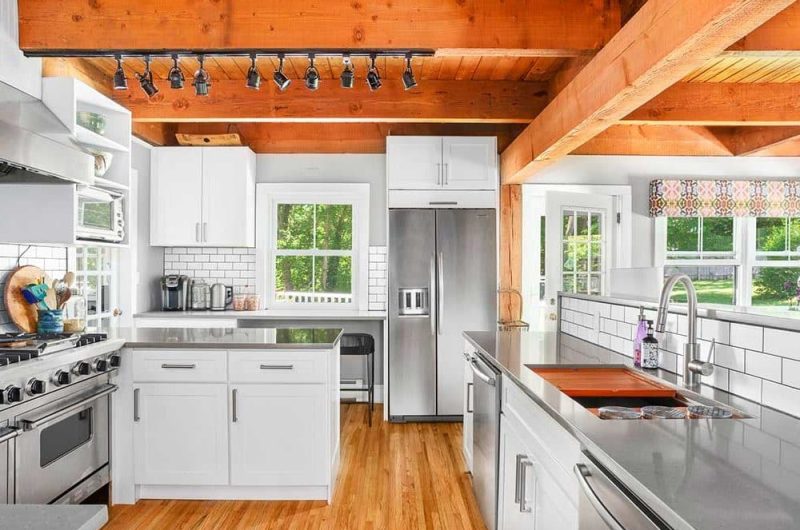 Tribeca White kitchen cabinet with grey countertop