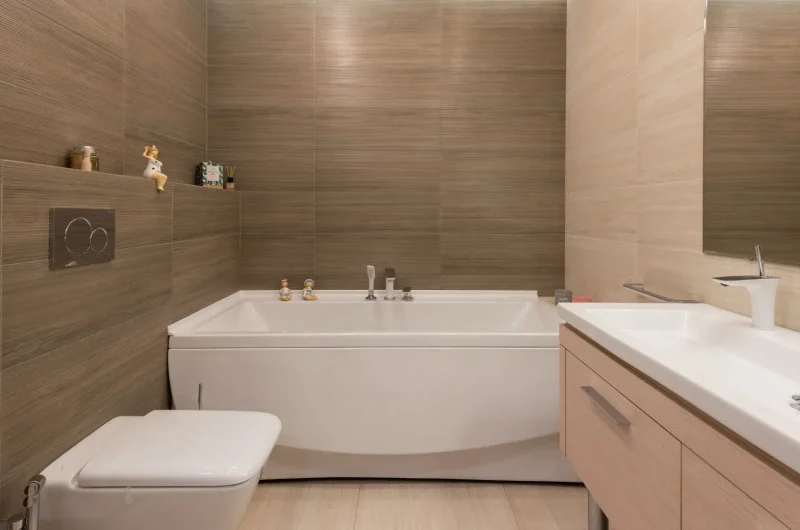 Untitled-design-2023-03-15T114050.038-3 Modern bathroom style with wall mounted vanity and white bath tub